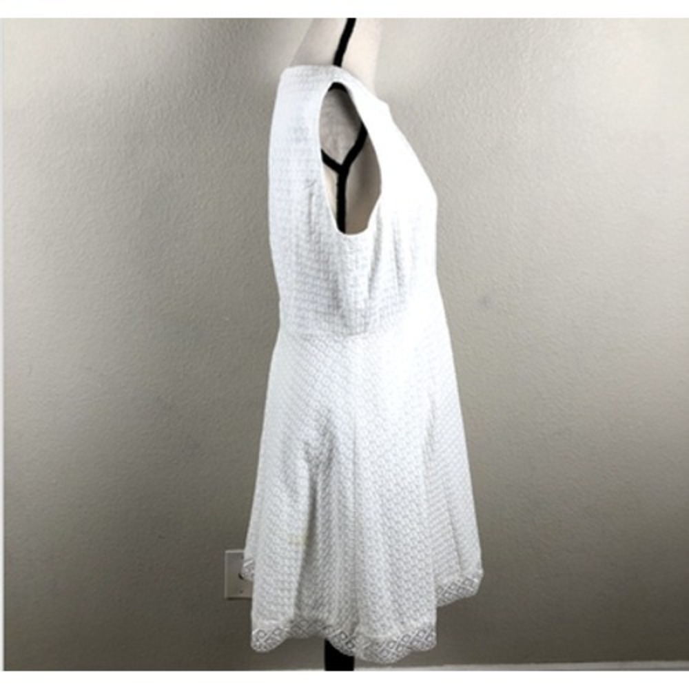 Tahari Arthur S Levine Lace Dress Womens 10P White Fit and Flare Feminine Casual - Picture 12 of 16
